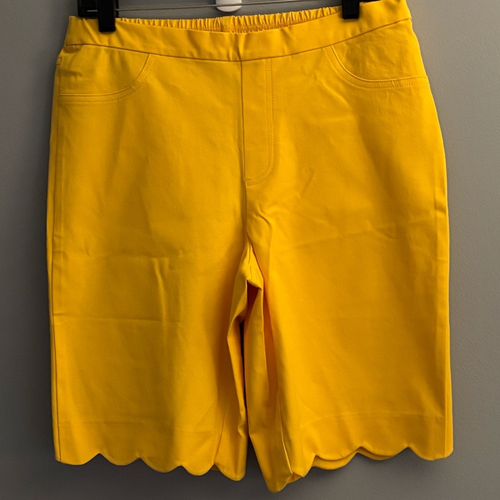 Women's Bright Yellow Scallop-Hem Bermuda Shorts